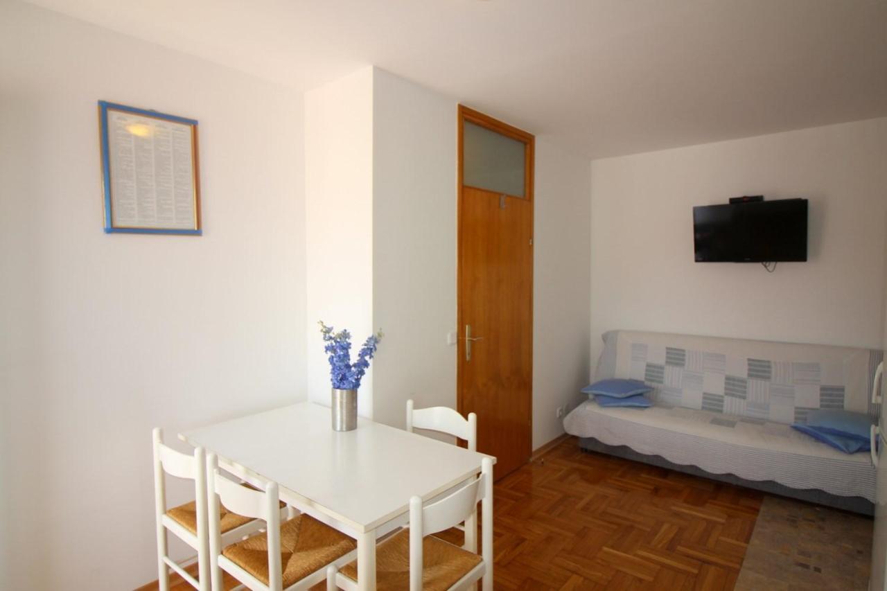 Apartment In Porec/Istrien 10214 Esterno foto