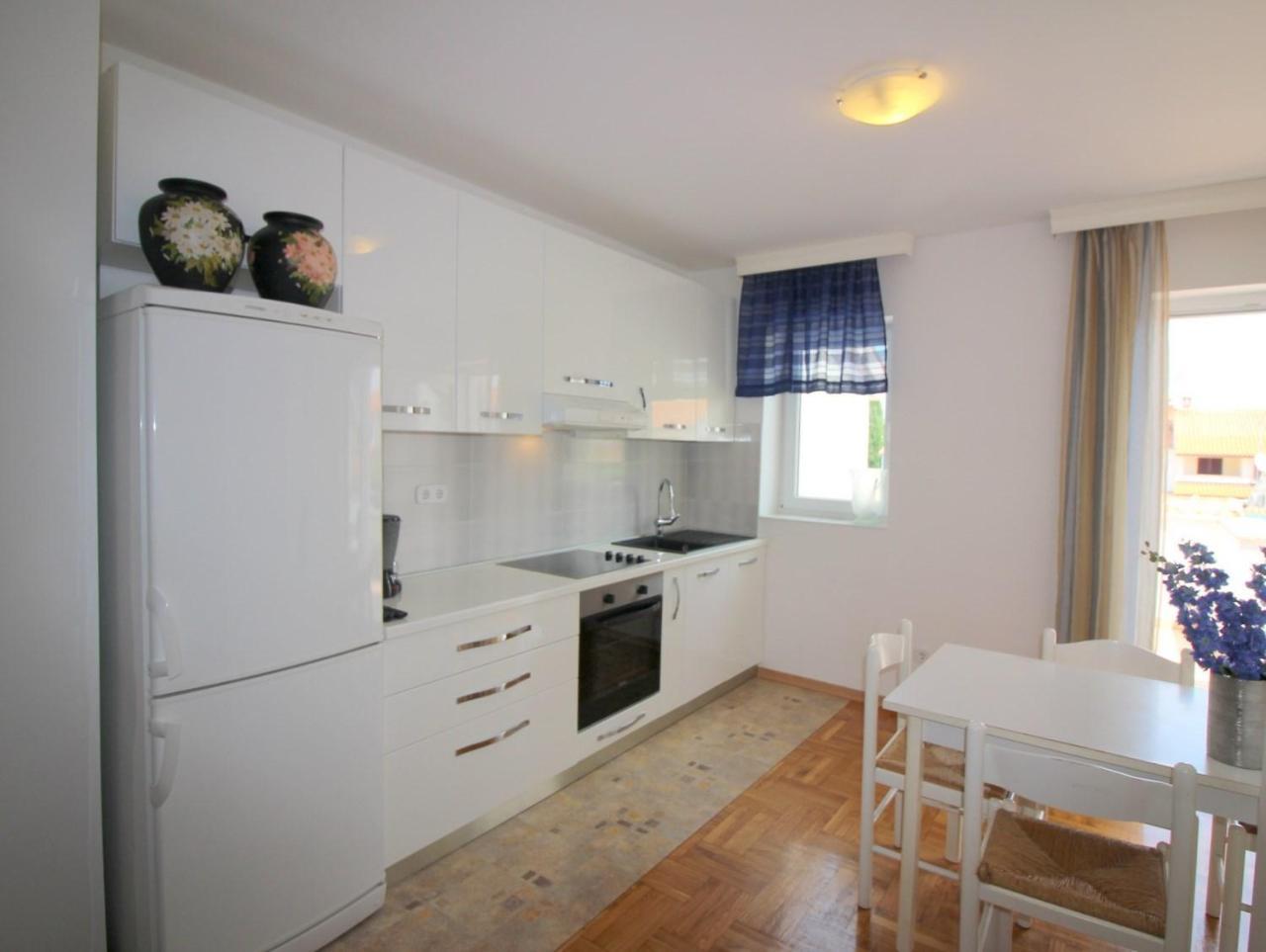 Apartment In Porec/Istrien 10214 Esterno foto