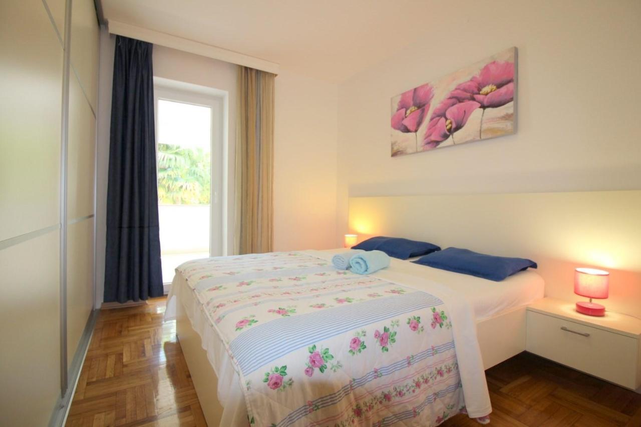 Apartment In Porec/Istrien 10214 Esterno foto