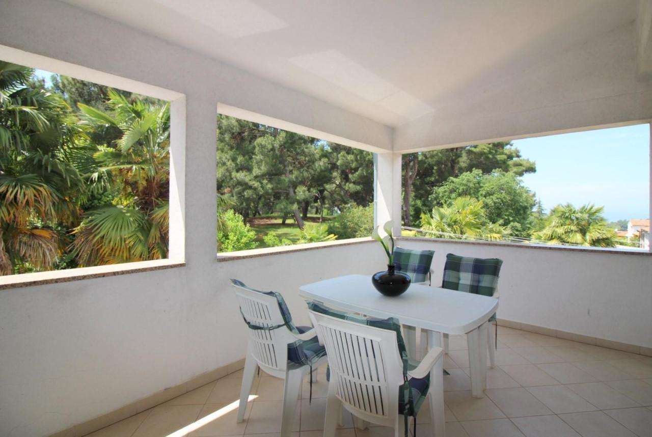 Apartment In Porec/Istrien 10214 Esterno foto