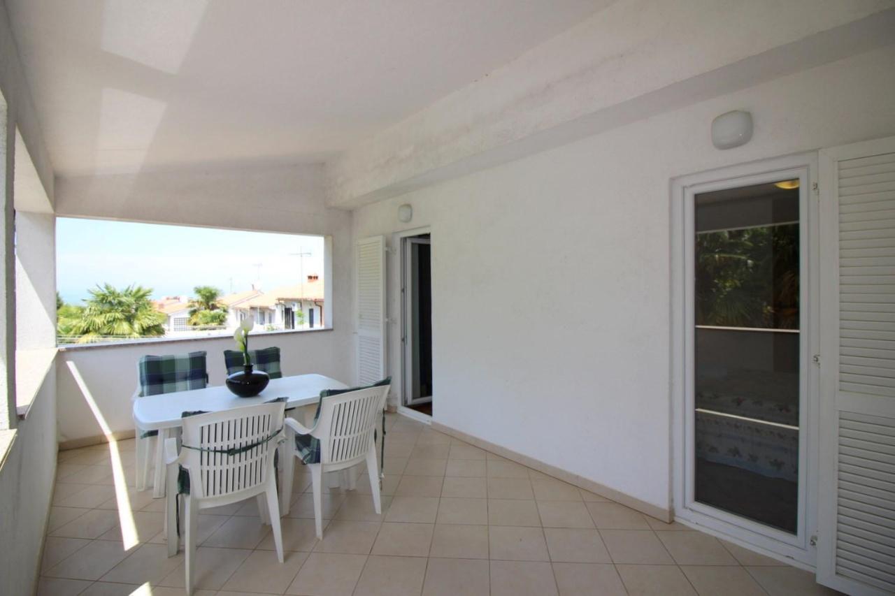 Apartment In Porec/Istrien 10214 Esterno foto